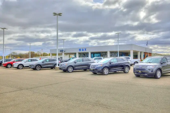 Dealership gallery photo 5